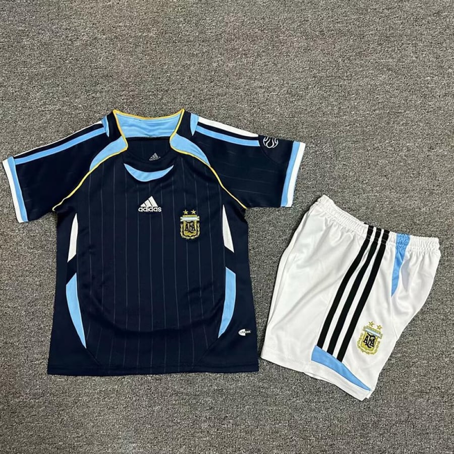 طقم منتخب الارجنتين موسم 2006 اطفال