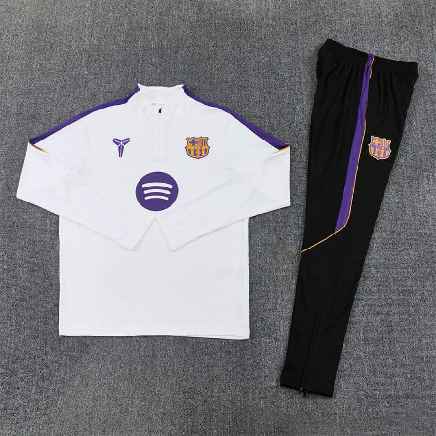 طقم تدريب شتوي برشلونة 2026-2027 ابيض