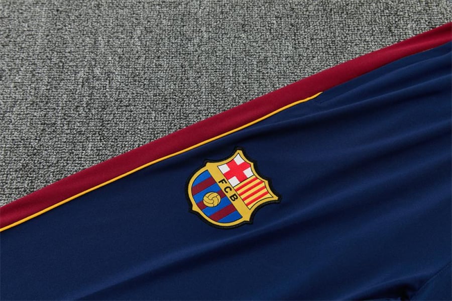طقم تدريب شتوي برشلونة 2026-2027 كحلي