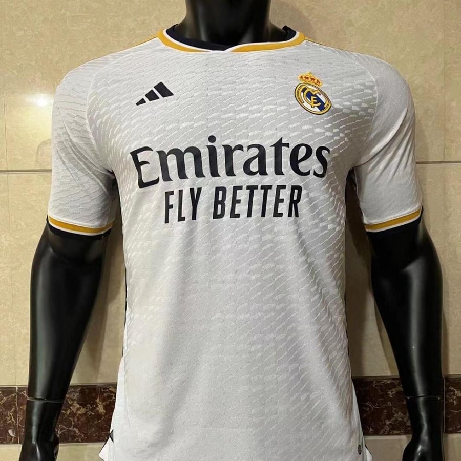 طقم ريال مدريد الاساسي 2023-2024