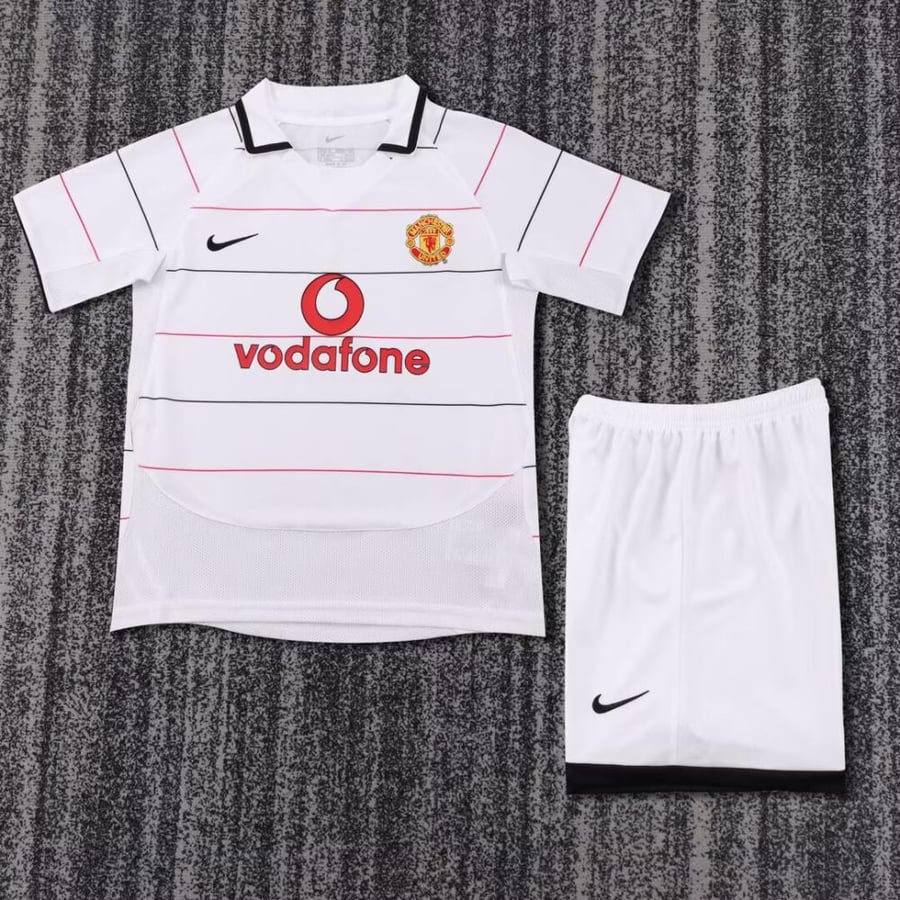 Manchester United set for the 2003-2005 season, children (white)