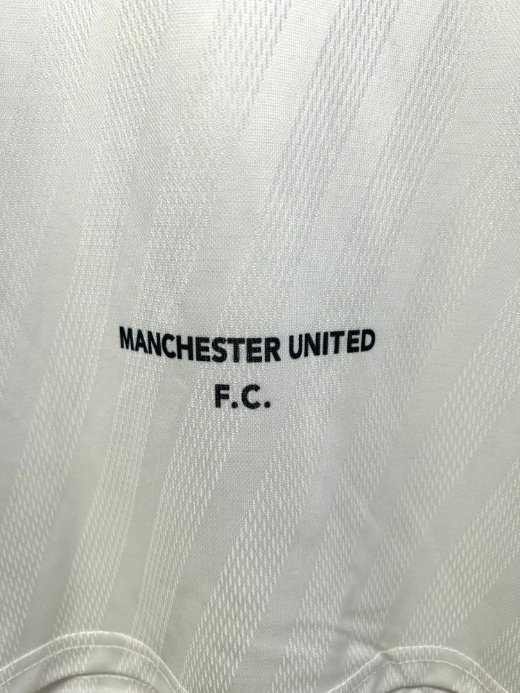 Manchester United kit for the 1996-1997 season, white