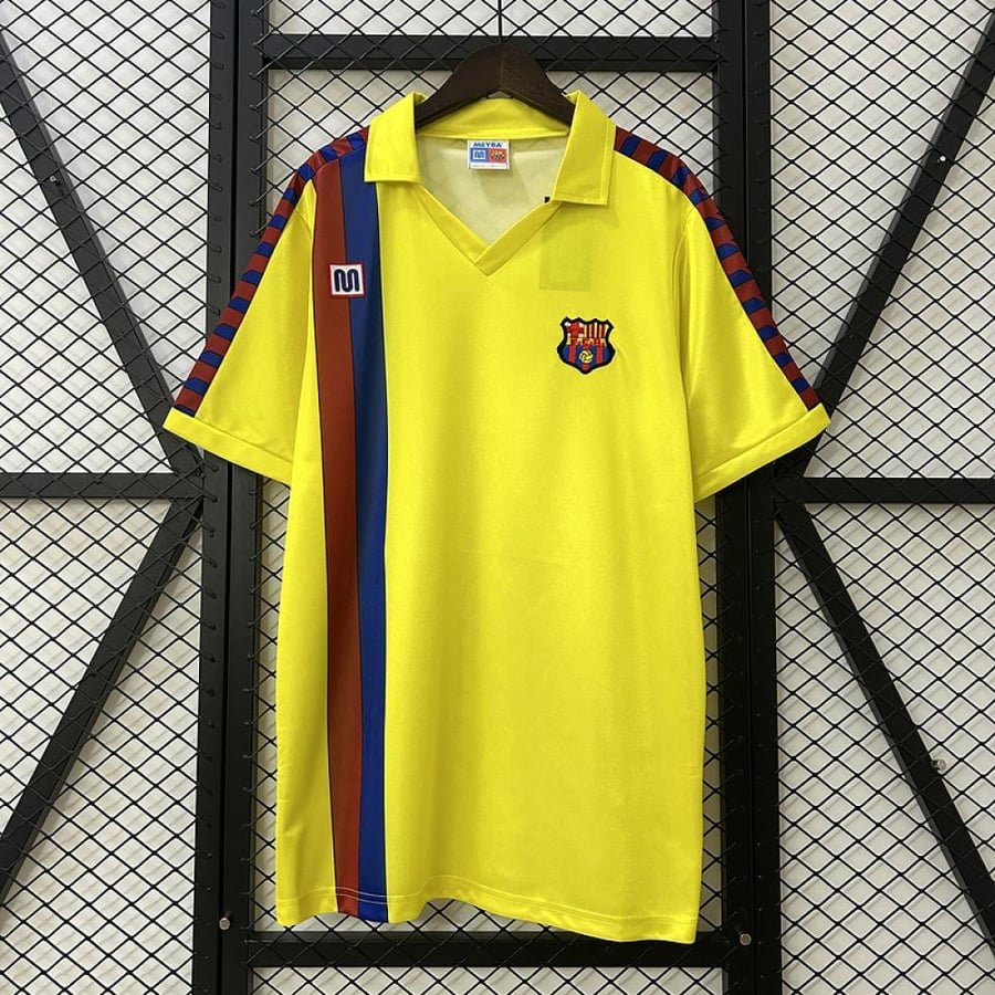 طقم برشلونة موسم 1982-1994 اصفر