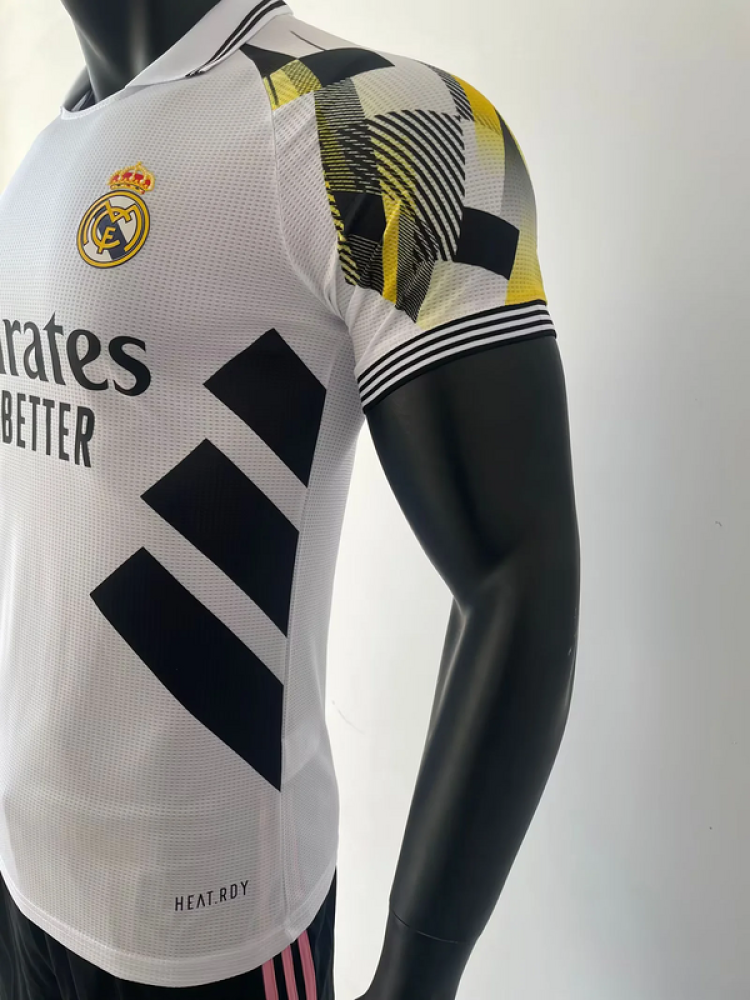 طقم ريال مدريد نسخة خاصة  2025-2026 ابيض