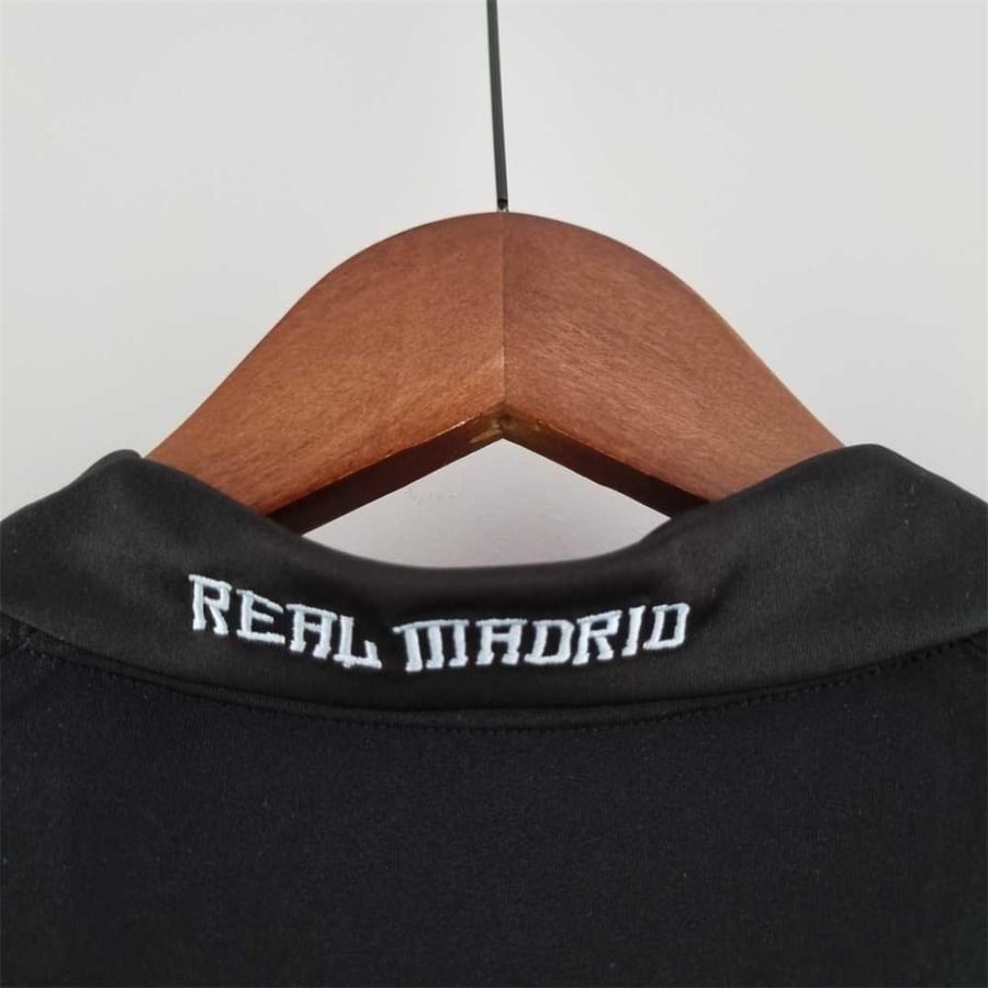 Real Madrid kit for the 2009-2010 season, black