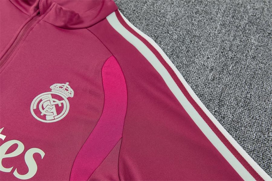 طقم تدريب شتوي ريال مدريد 2026-2027 وردي