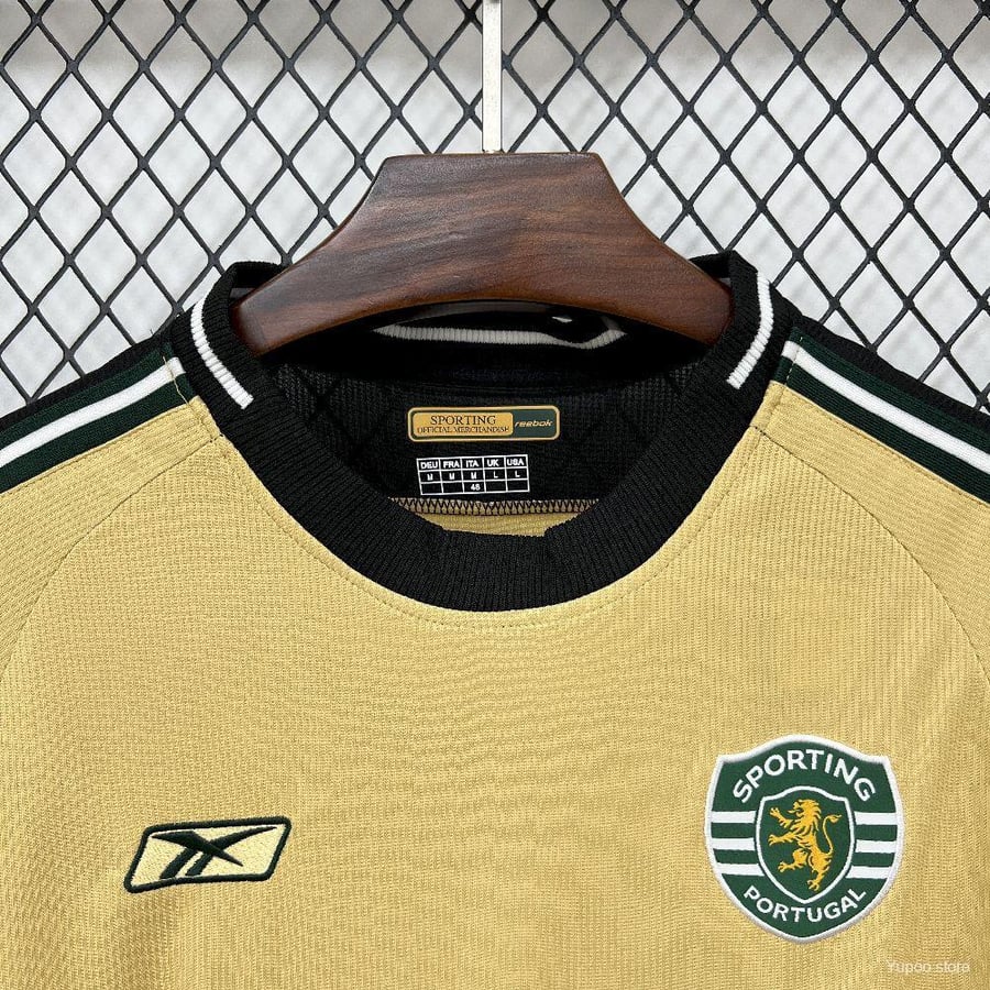 Sporting Lisbon set, 2000-2004 season, beige