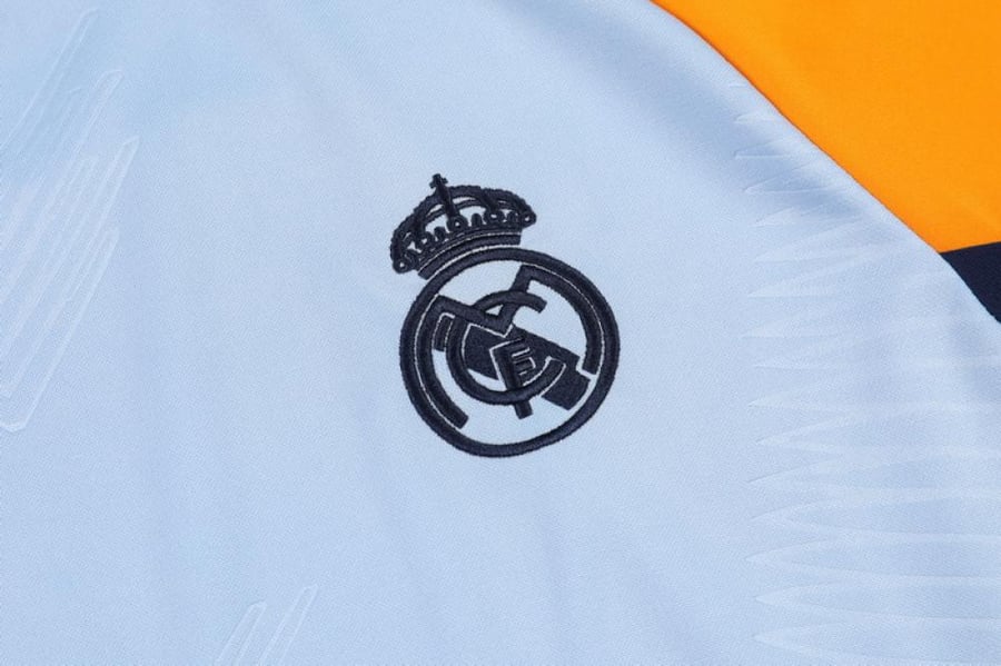 طقم تدريب شتوي ريال مدريد 2024-2025 ابيض (5)