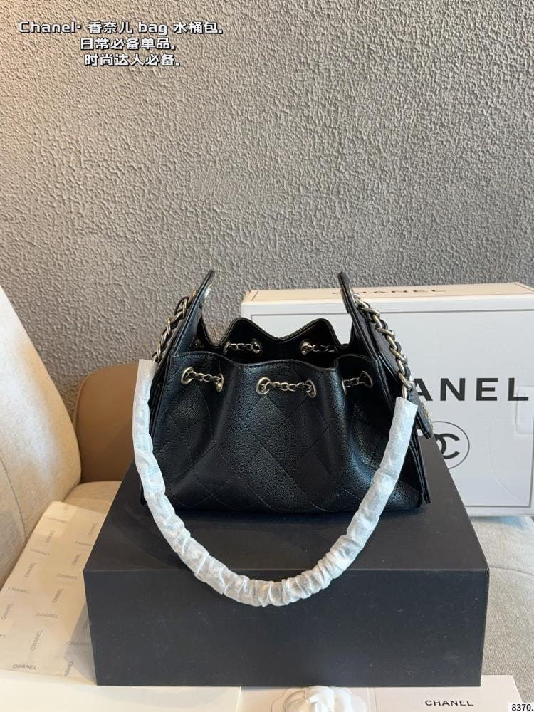حقيبة شانيل ( اسود لوقو فضي ) CHANEL 22 small HANDBAG
