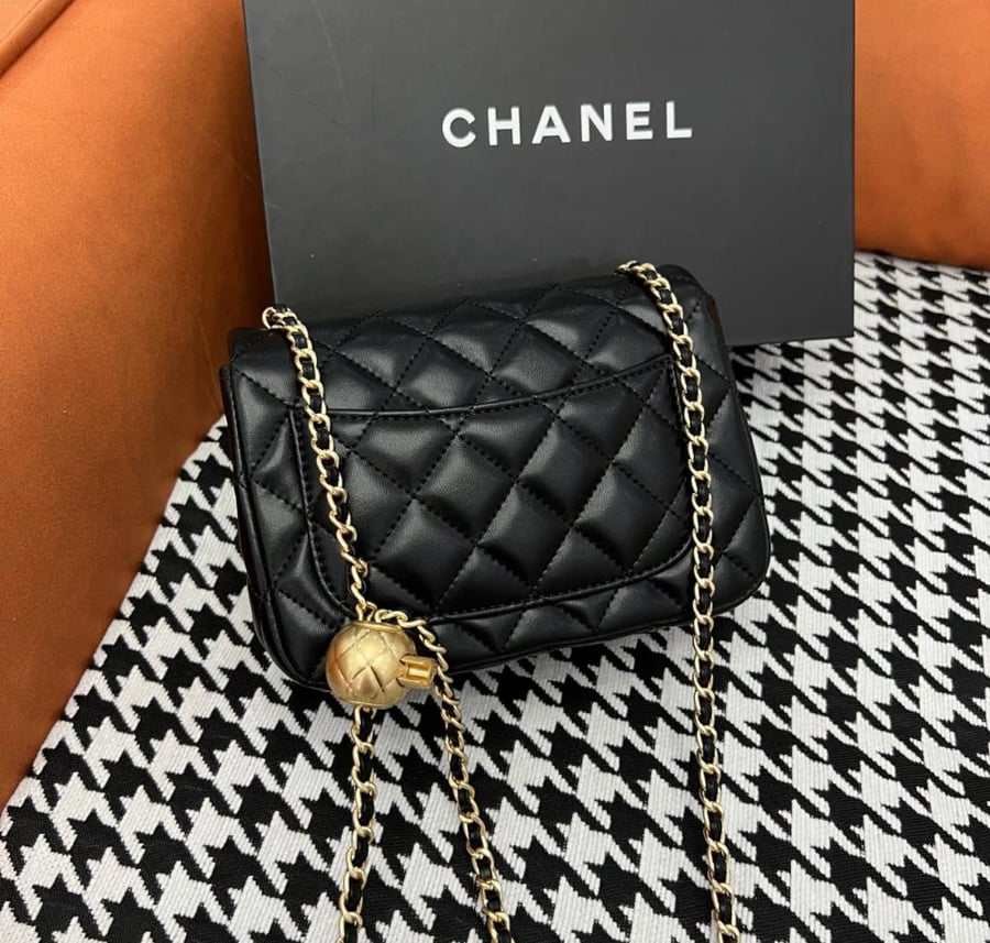 Chanel bag (black)