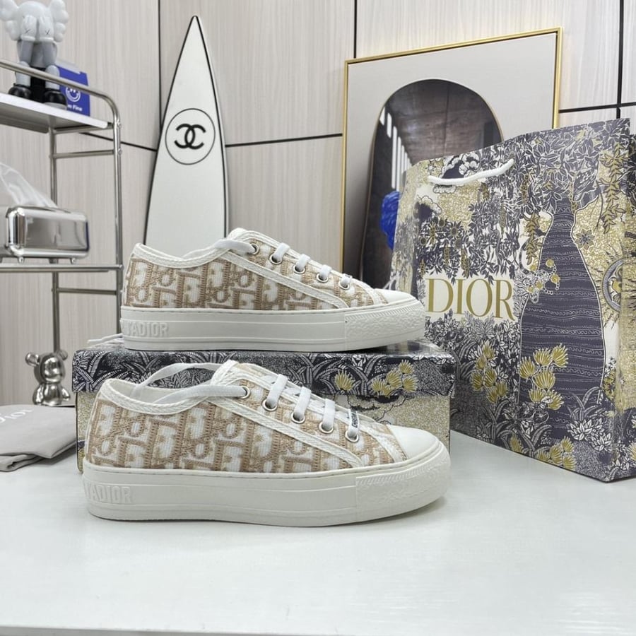 سبورت ديور ( بيج ) Dior shoes