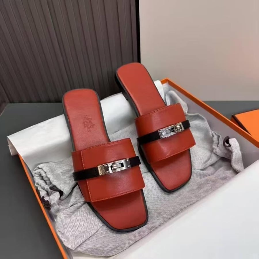 سيلبر ايرمز - Hermes Slippers
