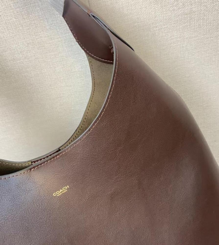 شنطة كتف بروكلين 28 بني داكن (Brooklyn Shoulder )