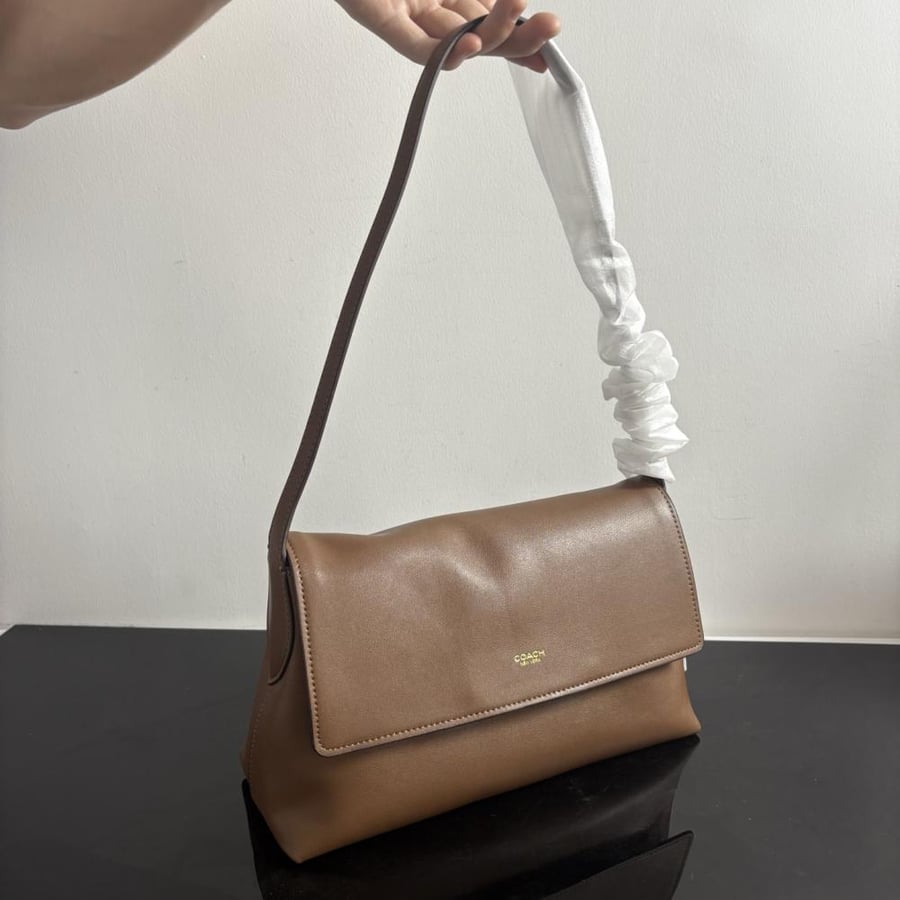 كوتش تشيلسي بني 30 (Coach Chelsea Shoulder Bag