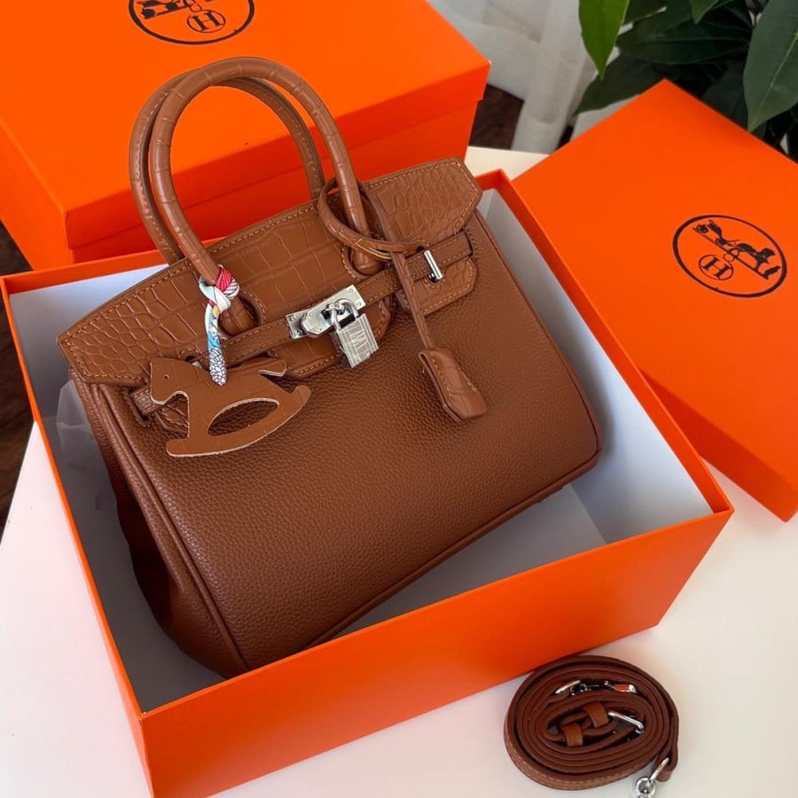 بيركن ( بني   ) Hermès مع الملحقات
