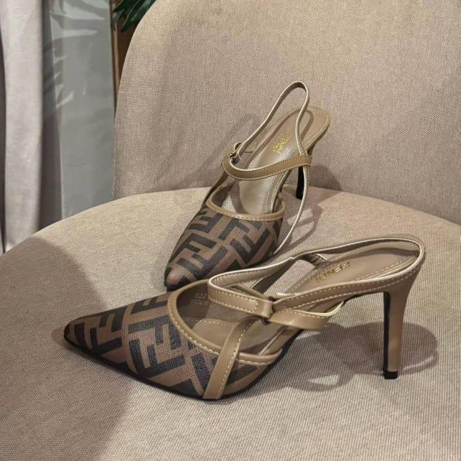 Fendi heel (Beige) with accessories / Fendi package