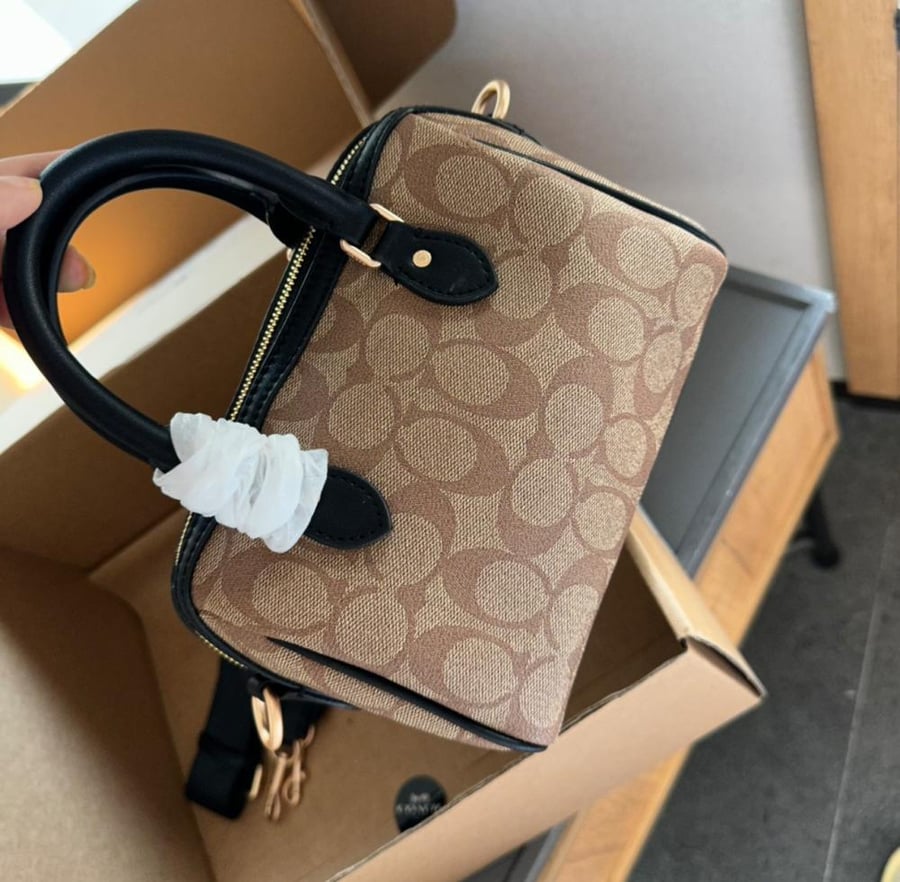 كوتش ميني ( اسود بني ) Coach