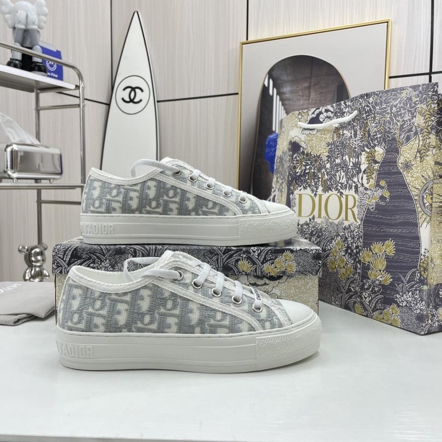 سبورت ديور ( رمادي+ ابيض ) Dior shoes
