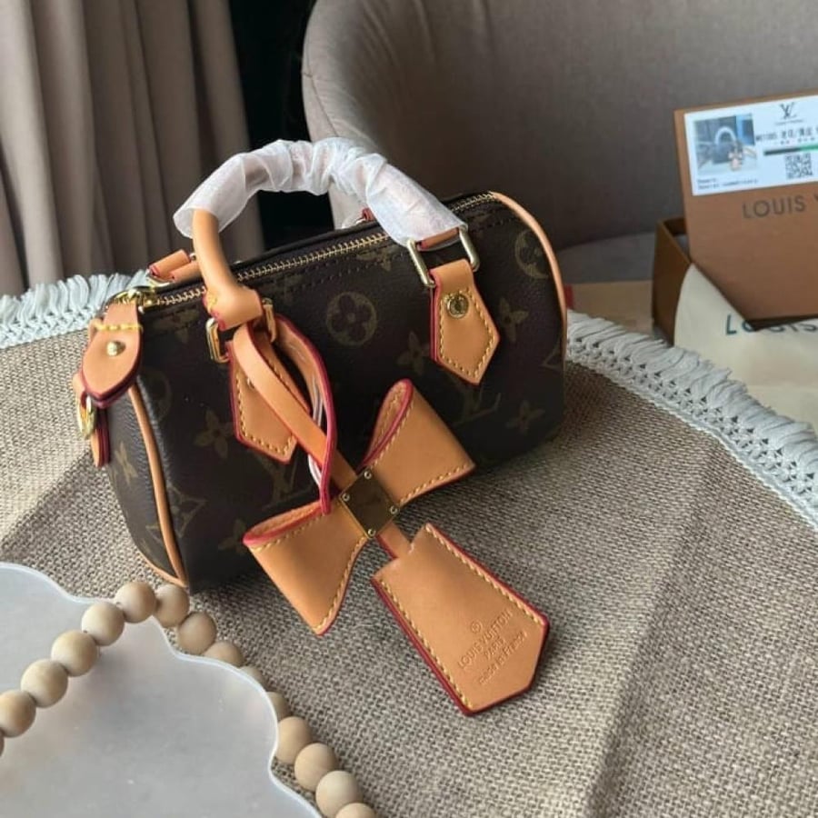 Louis Vuitton set bag + shoes with accessories