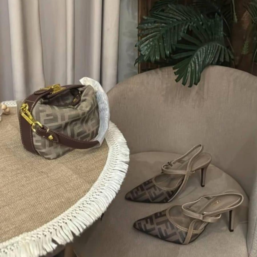 طقم فندي حقيبة + كعب بيج مع  الملحقات /Fendi package