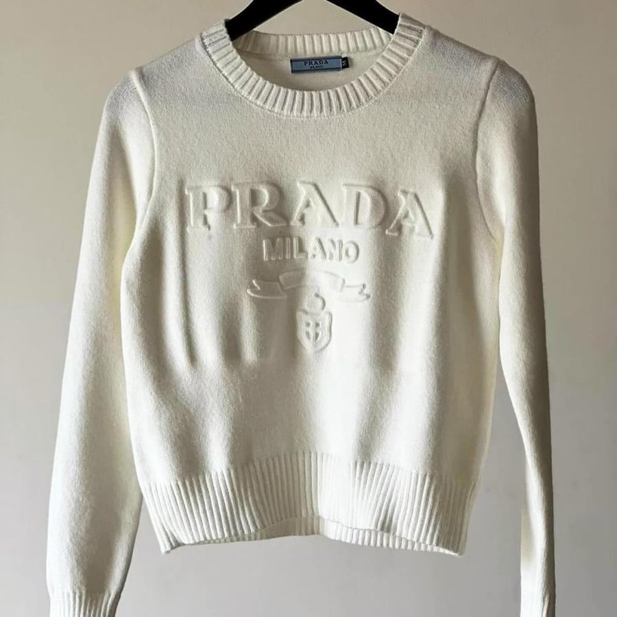 Prada knit sweater size M تسليم فوري