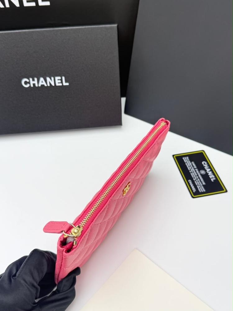 Chanel pouch medium pink