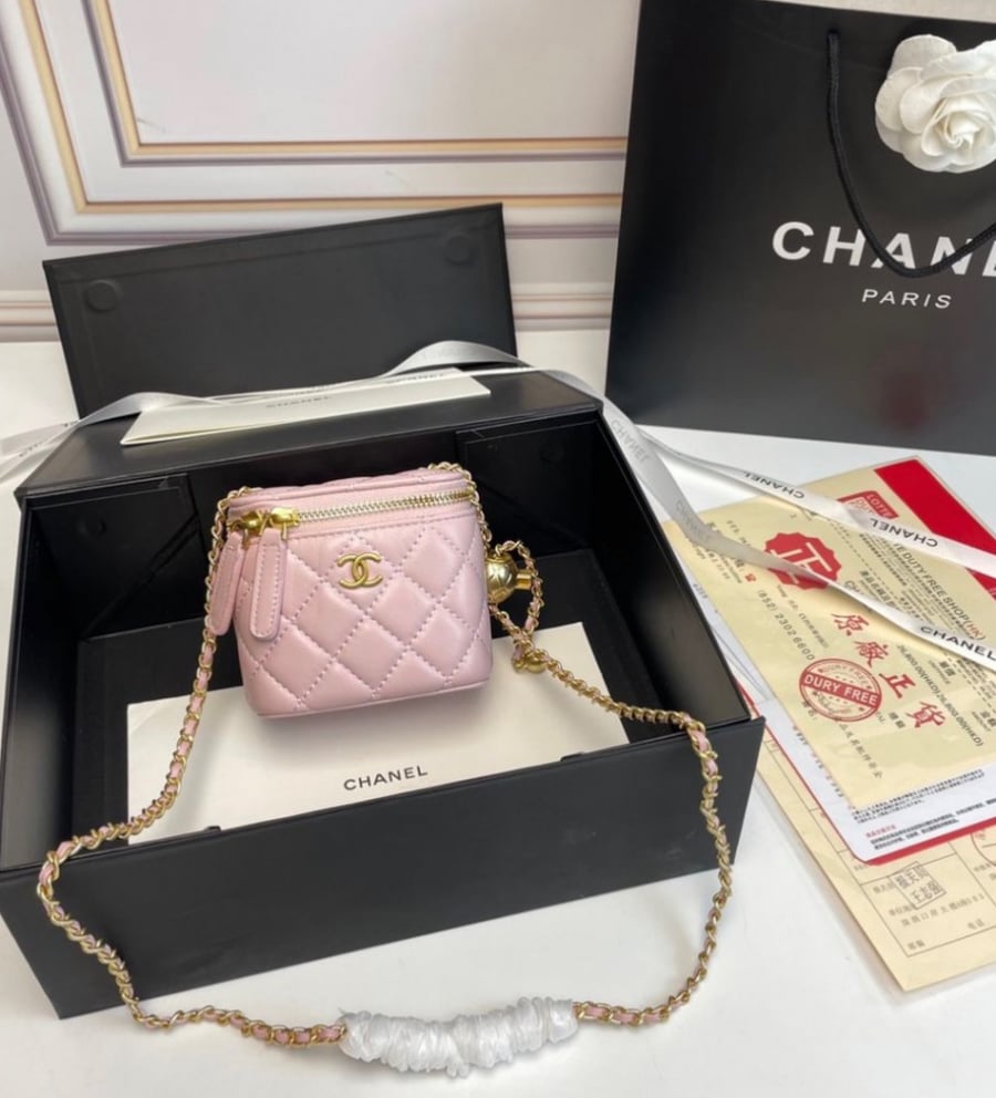 Chanel vanity pink