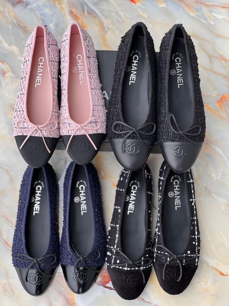 Chanel tweed flat