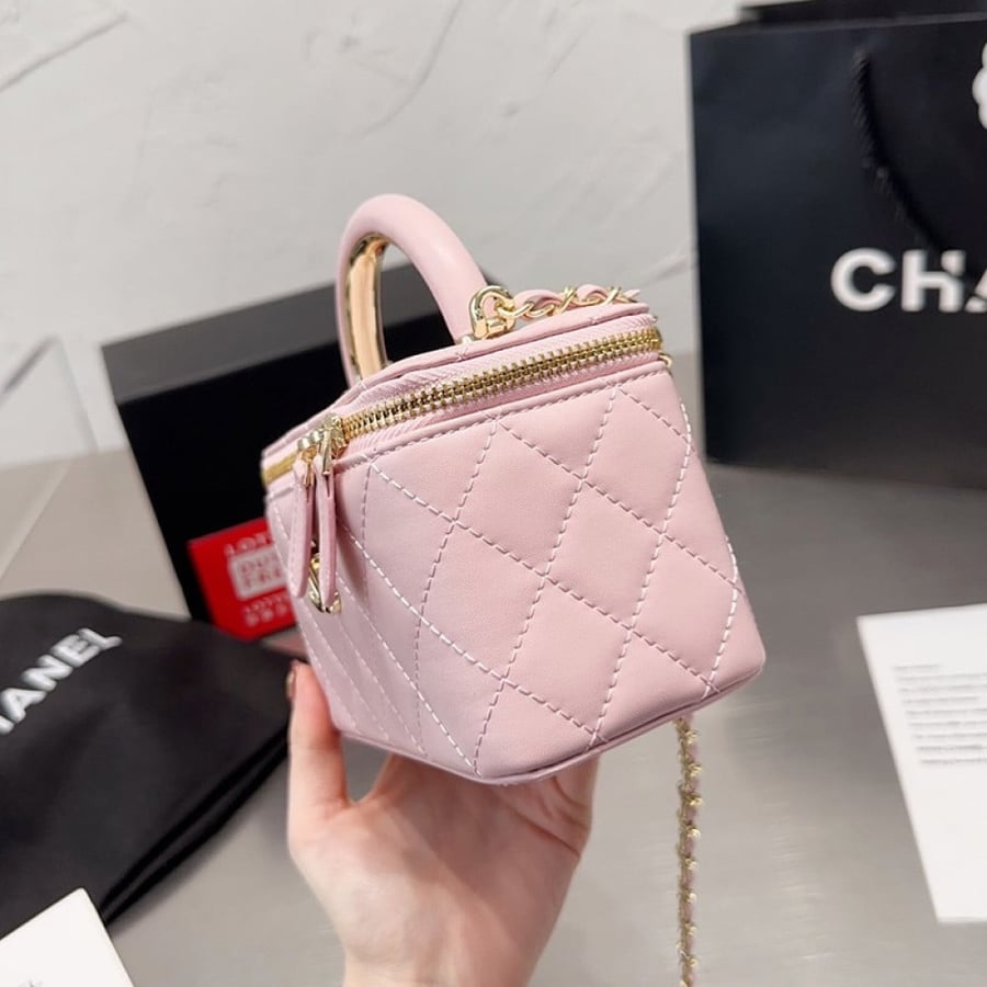 Chanel vanity pink with mirror