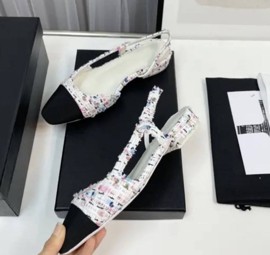 Chanel tweed flat