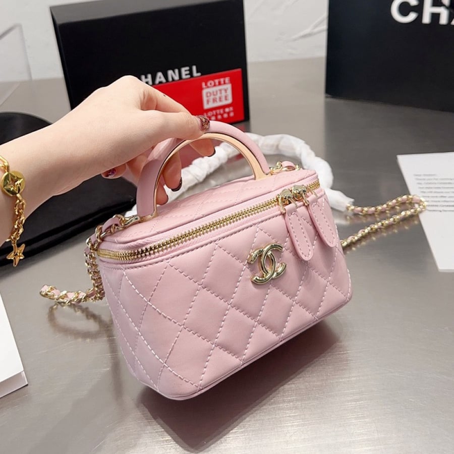 Chanel vanity pink with mirror