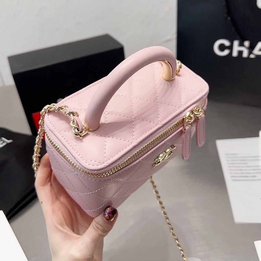 Chanel vanity pink with mirror