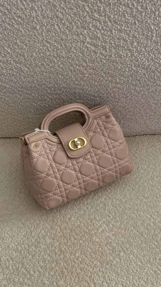 شنطه وردي