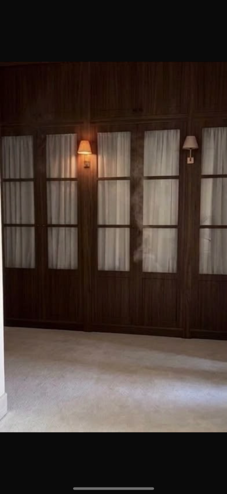 غرفة نوم دولاب عرض ٣،٥٠ ارتفاع ٣ خشب سويدي وقشره سنديان