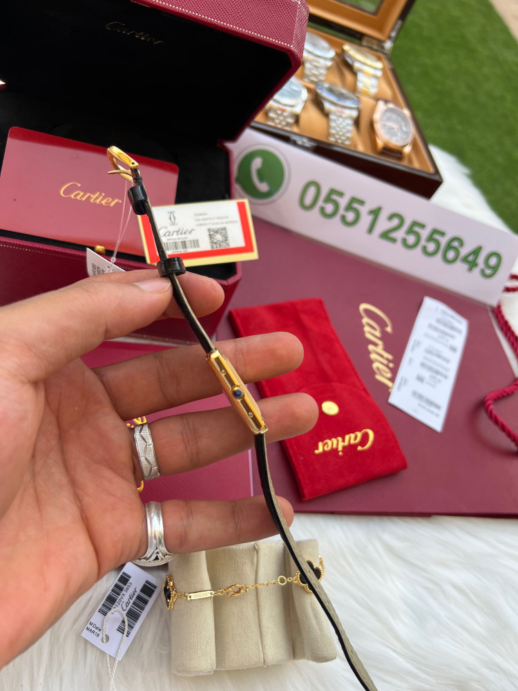 ساعة كارتير نسائي معا اسواره مجانيهCartier