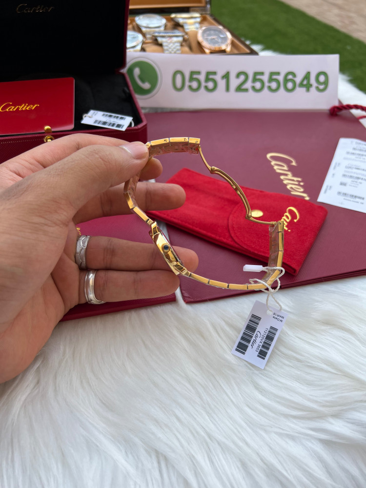 ساعة كارتير نسائي معا اسواره مجانيهCartier