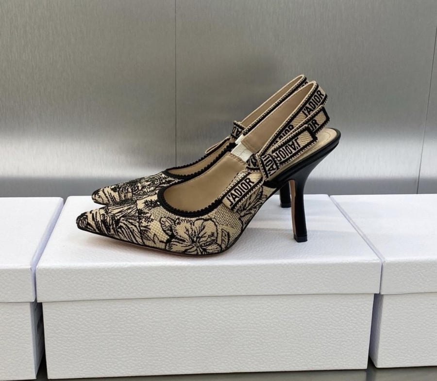 Classic Pamp J'Adior Open Back Shoes with Lace-up