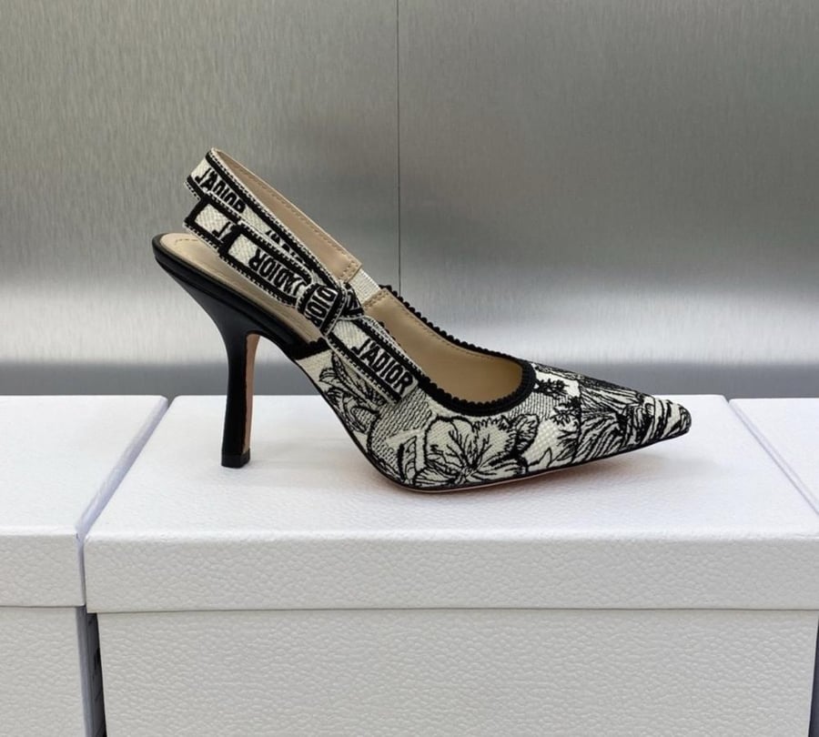 Classic Pamp J'Adior Open Back Shoes with Lace-up