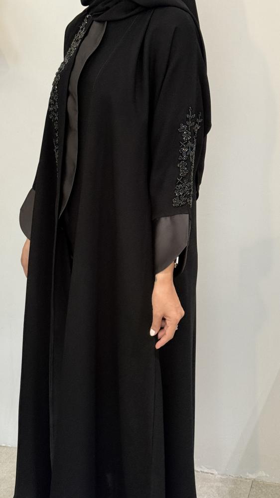 "عباية رقم (85)"
