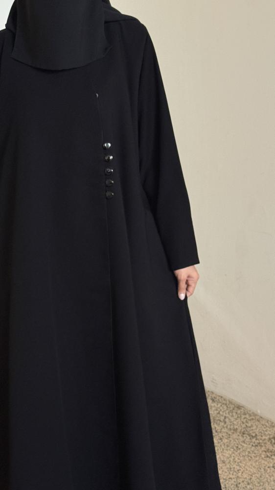 "عباية رقم (100)"