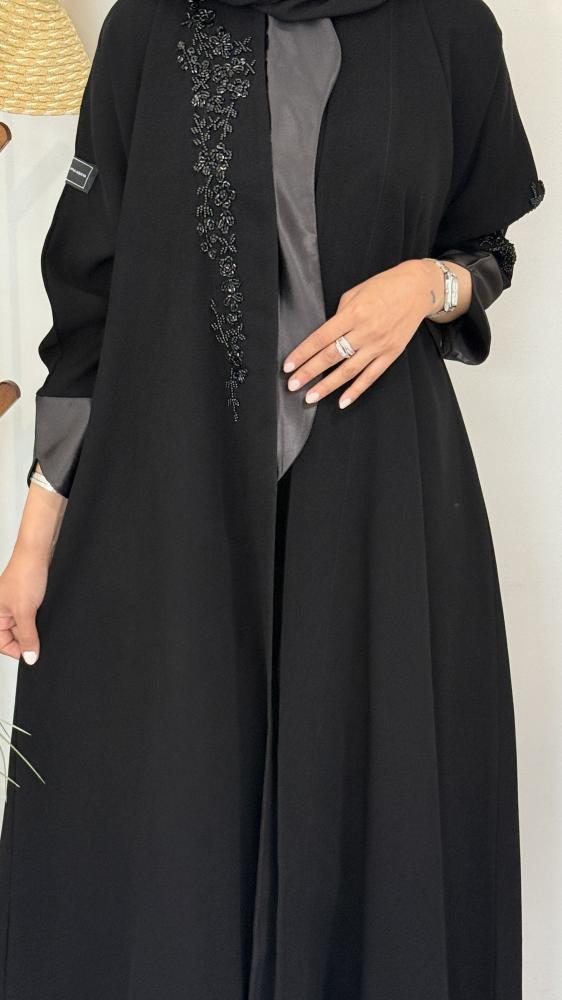 "عباية رقم (85)"