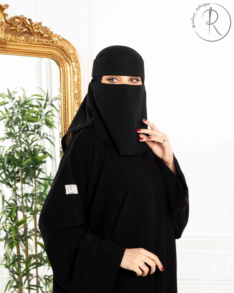 نقاب مائل