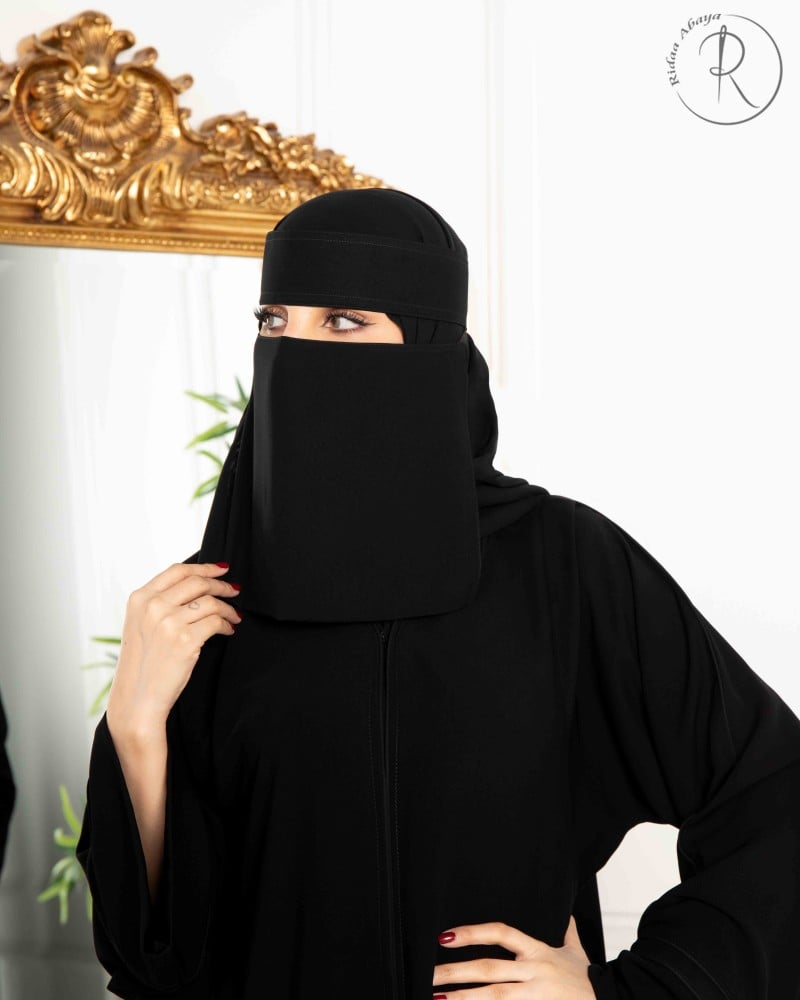 نقاب مائل
