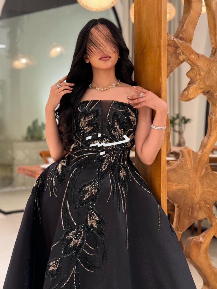 فستان اسود تطريز