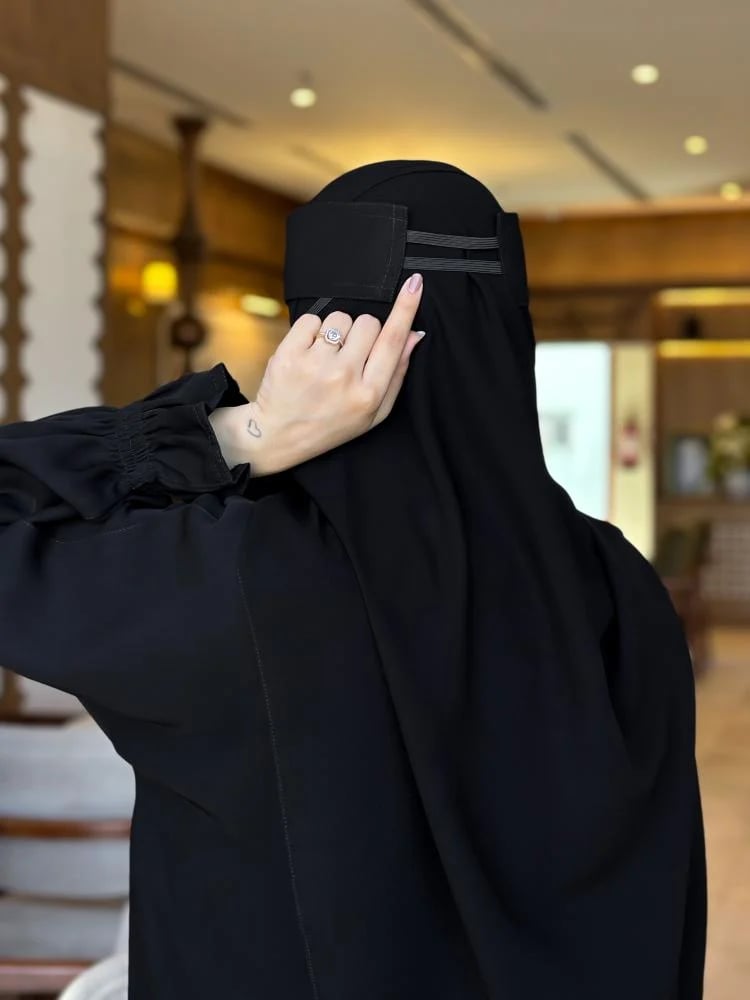نقابين واحد مجاناً