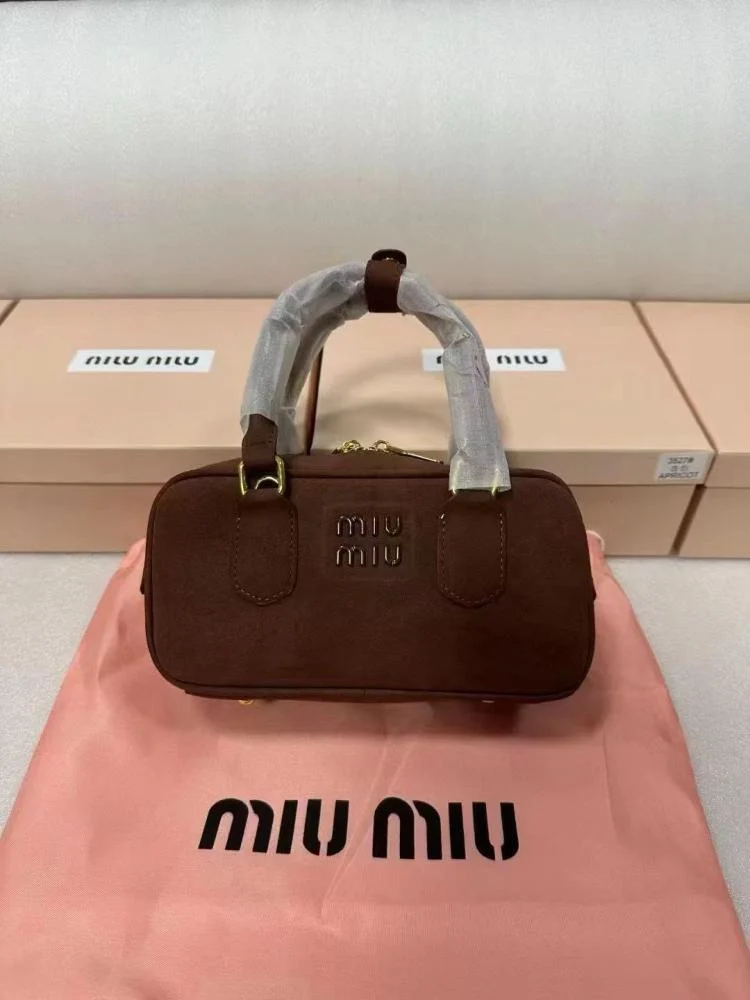 miumiu مخمل