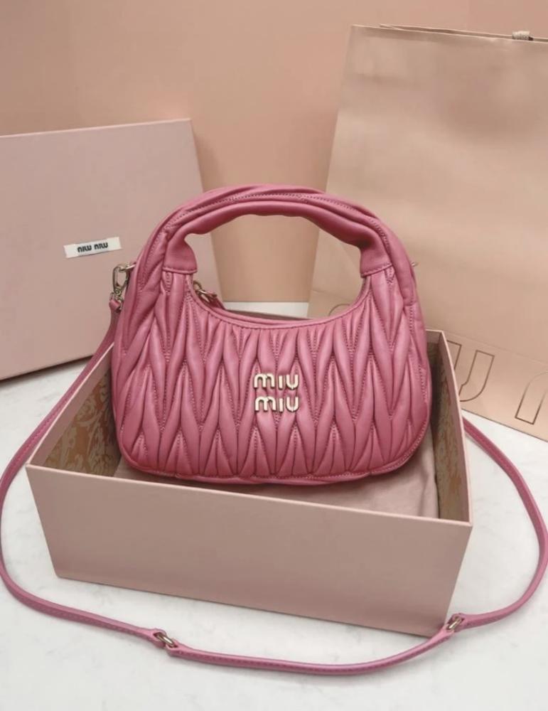 شنطة miumiu