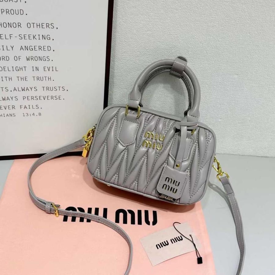 شنطة miumiu