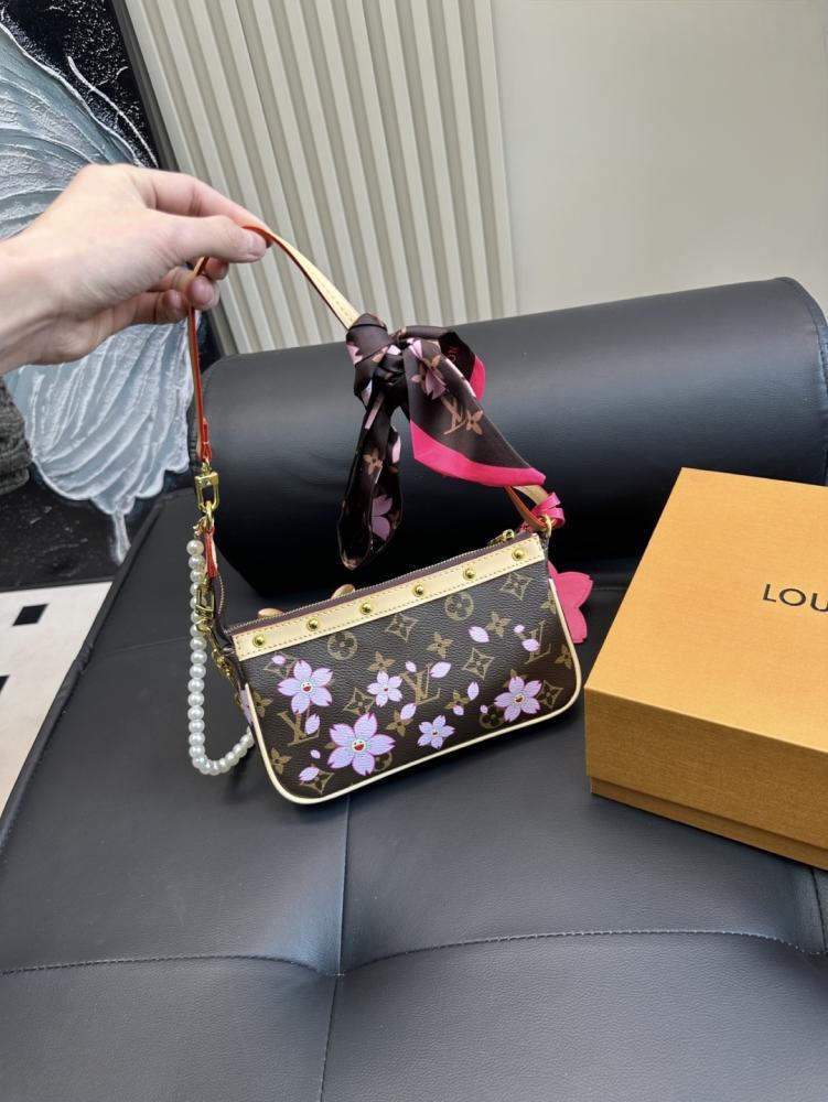 شنط lv
