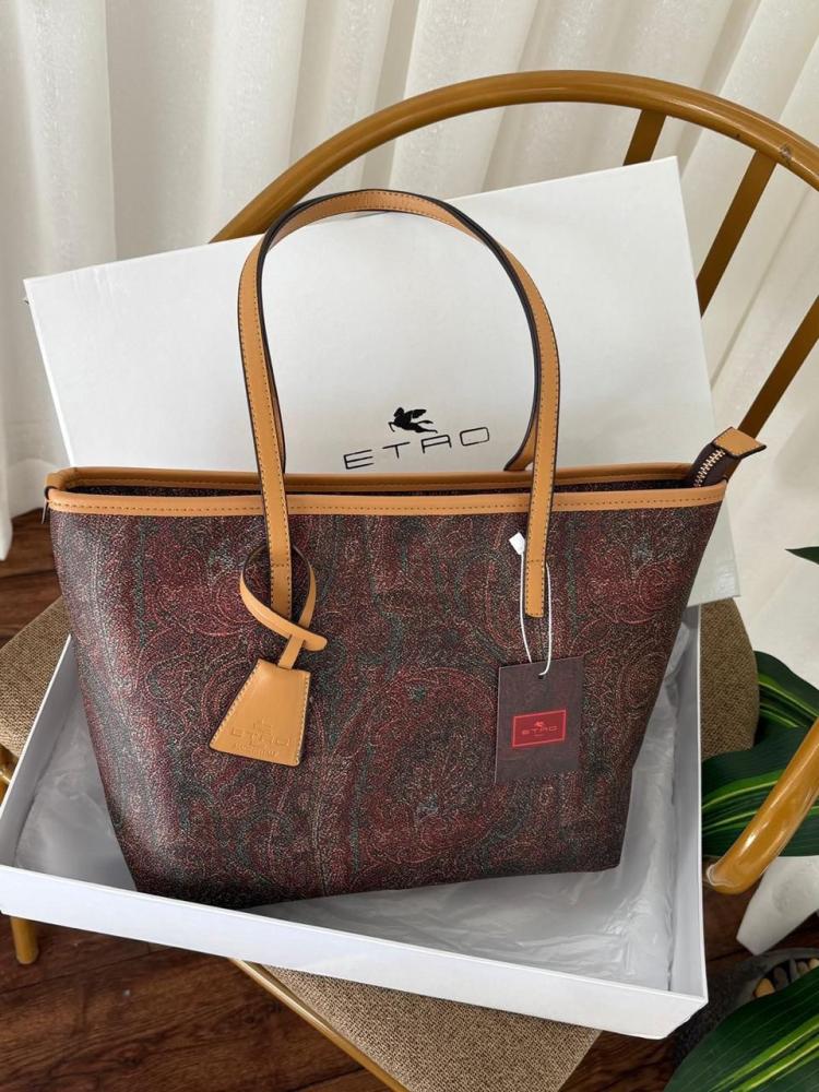 شنط etro